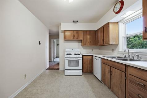 1211 Crestview Drive SE Cedar Rapids IA 52403