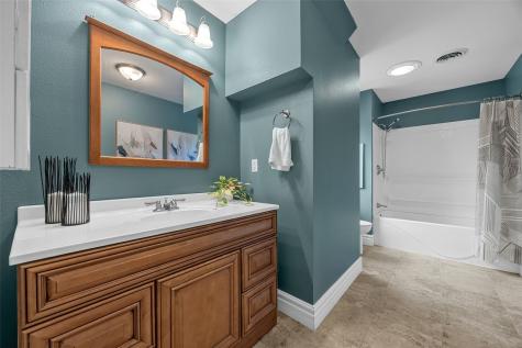 931 Dixon Avenue Tipton IA 52772