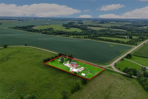 931 Dixon Avenue Tipton IA 52772
