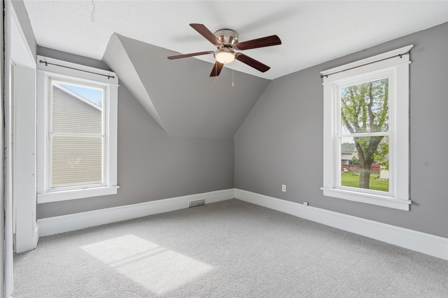 617 9th Avenue SW Cedar Rapids IA 52404