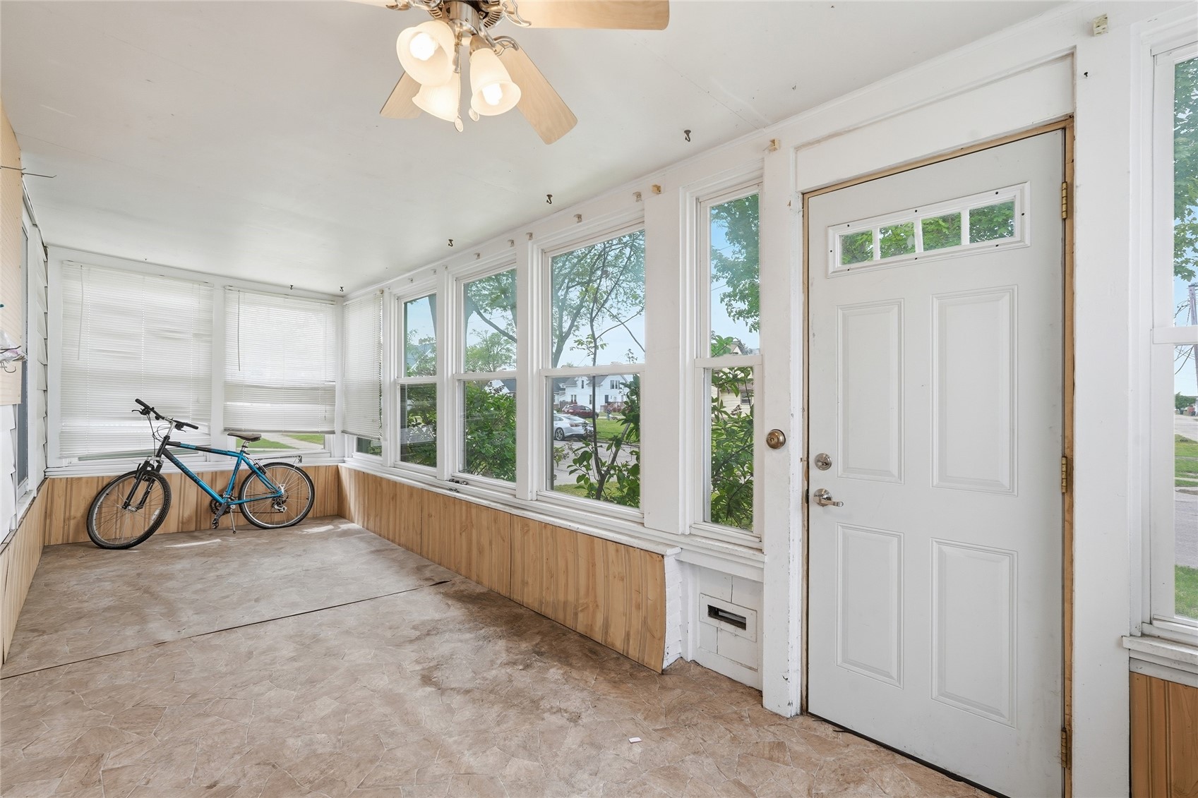 617 9th Avenue SW Cedar Rapids IA 52404