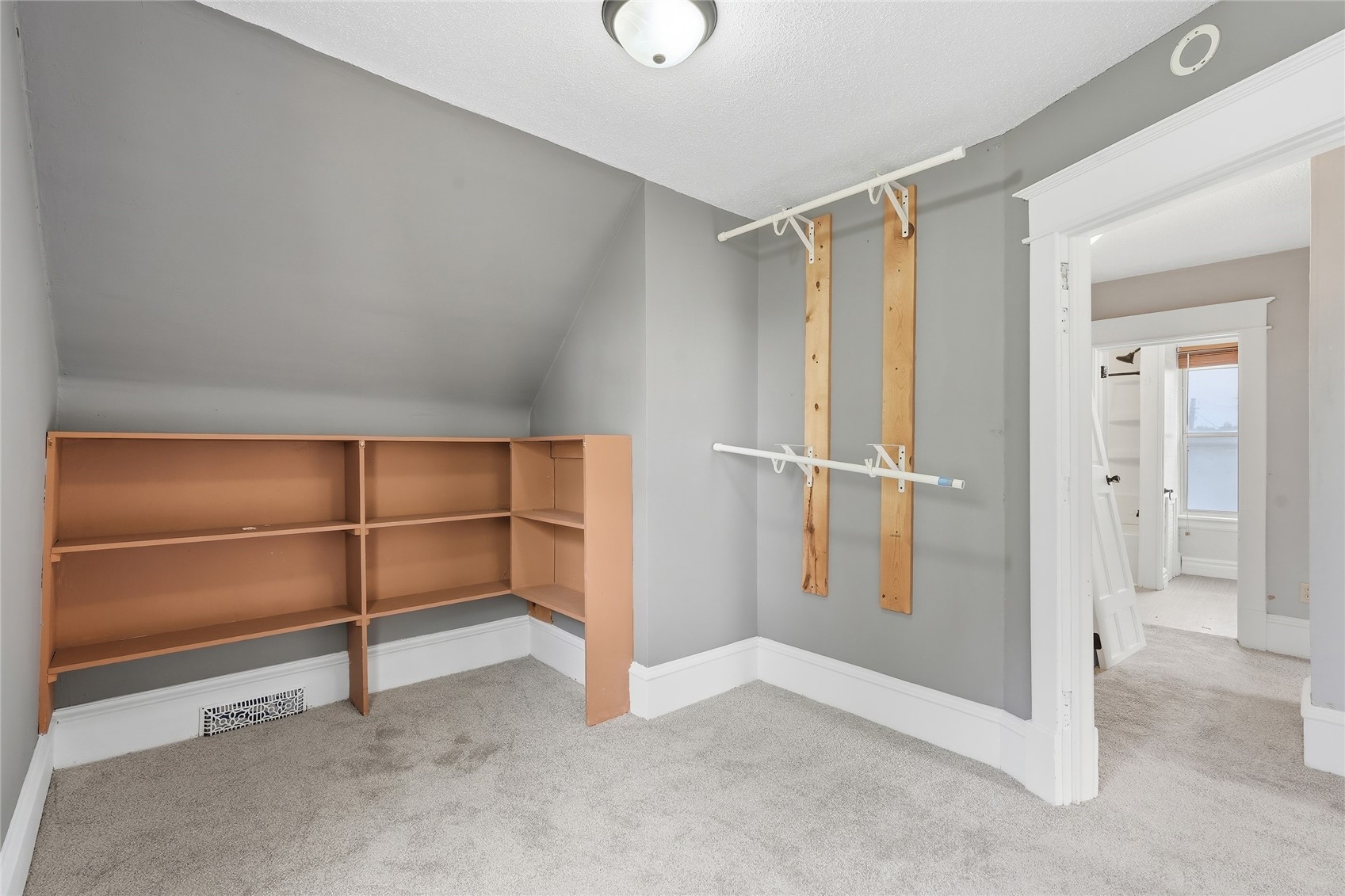 617 9th Avenue SW Cedar Rapids IA 52404