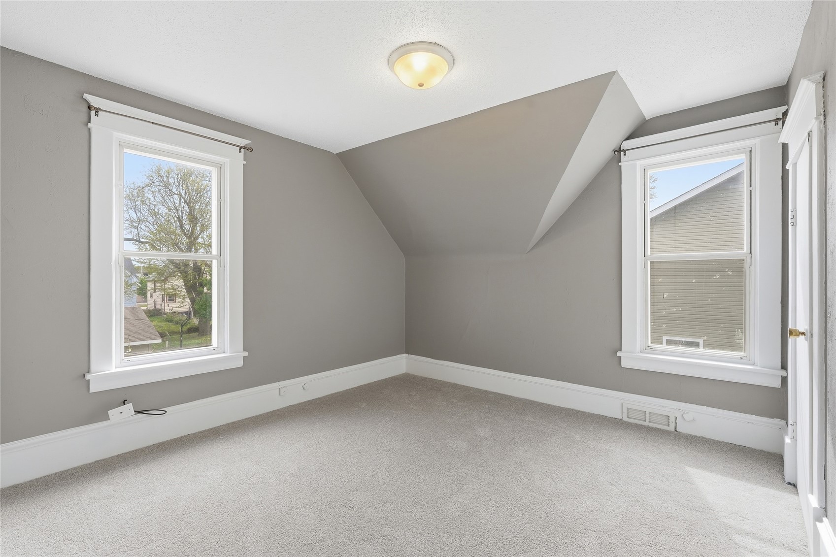 617 9th Avenue SW Cedar Rapids IA 52404
