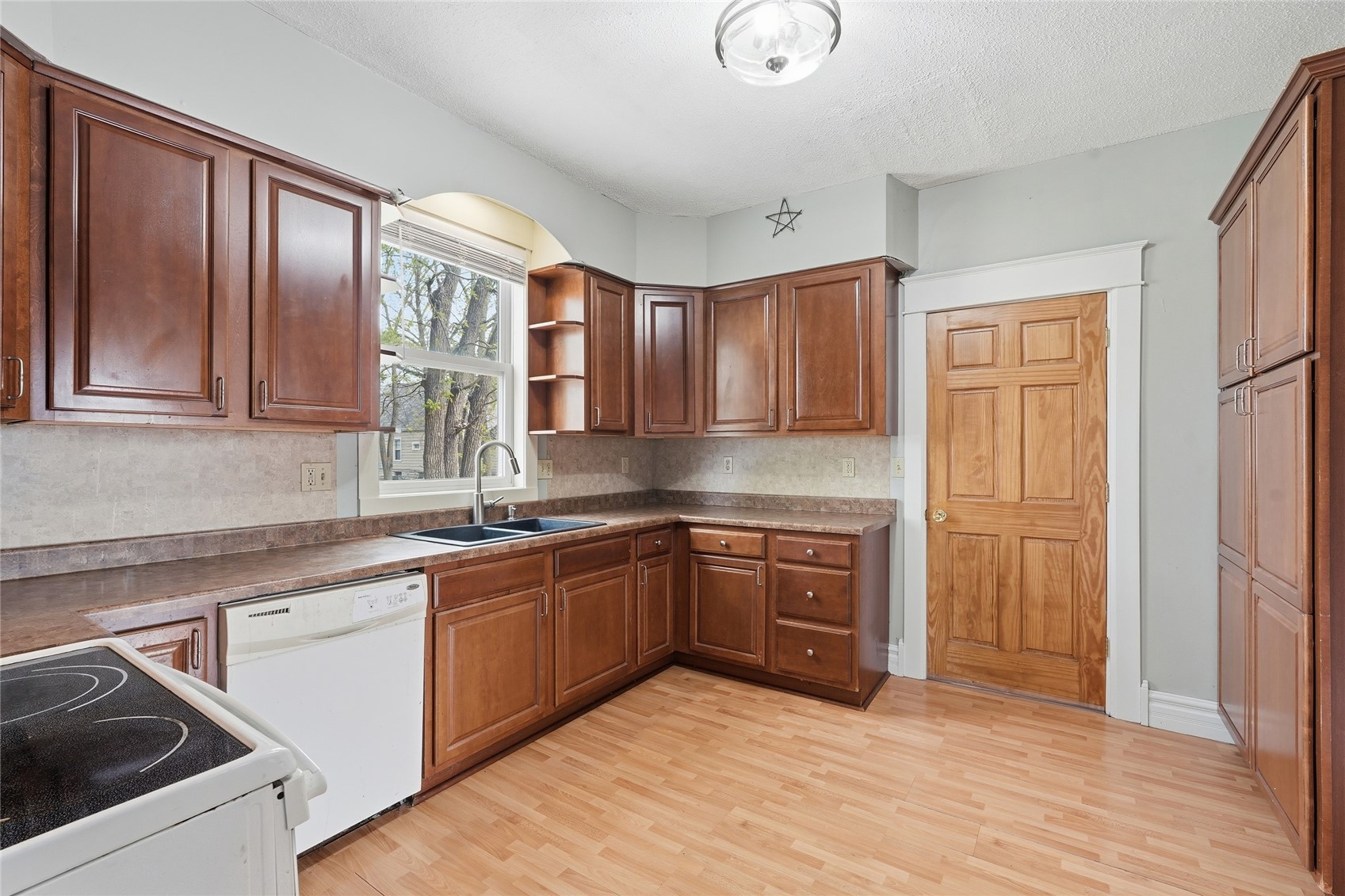 617 9th Avenue SW Cedar Rapids IA 52404