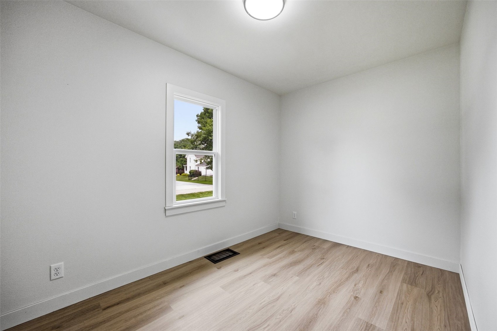 232 E 3rd Street Solon IA 52333