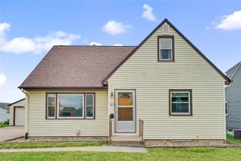 23 24th Avenue SW Cedar Rapids IA 52404