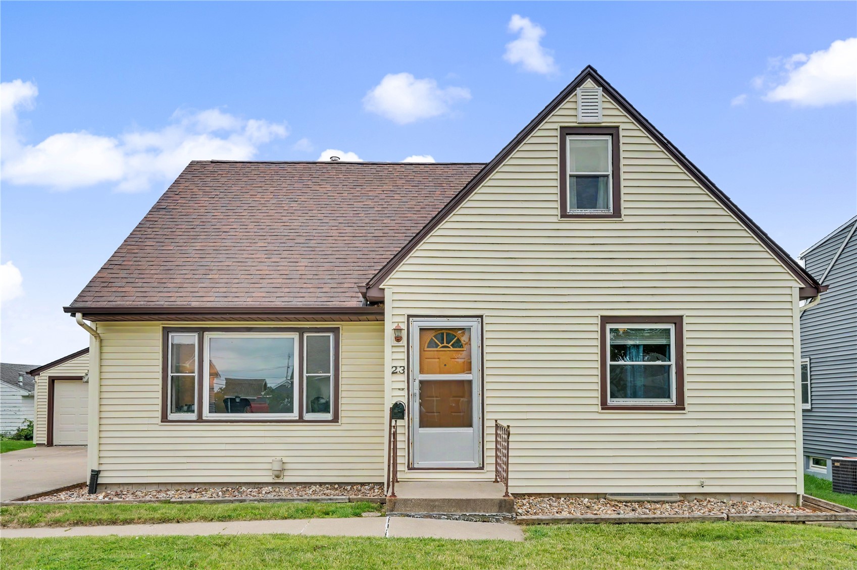 23 24th Avenue SW Cedar Rapids IA 52404