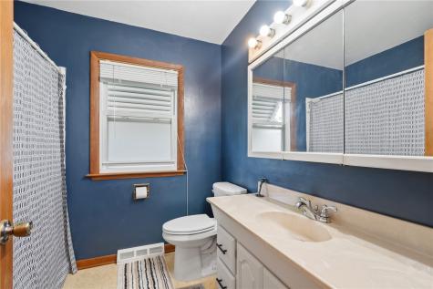 23 24th Avenue SW Cedar Rapids IA 52404