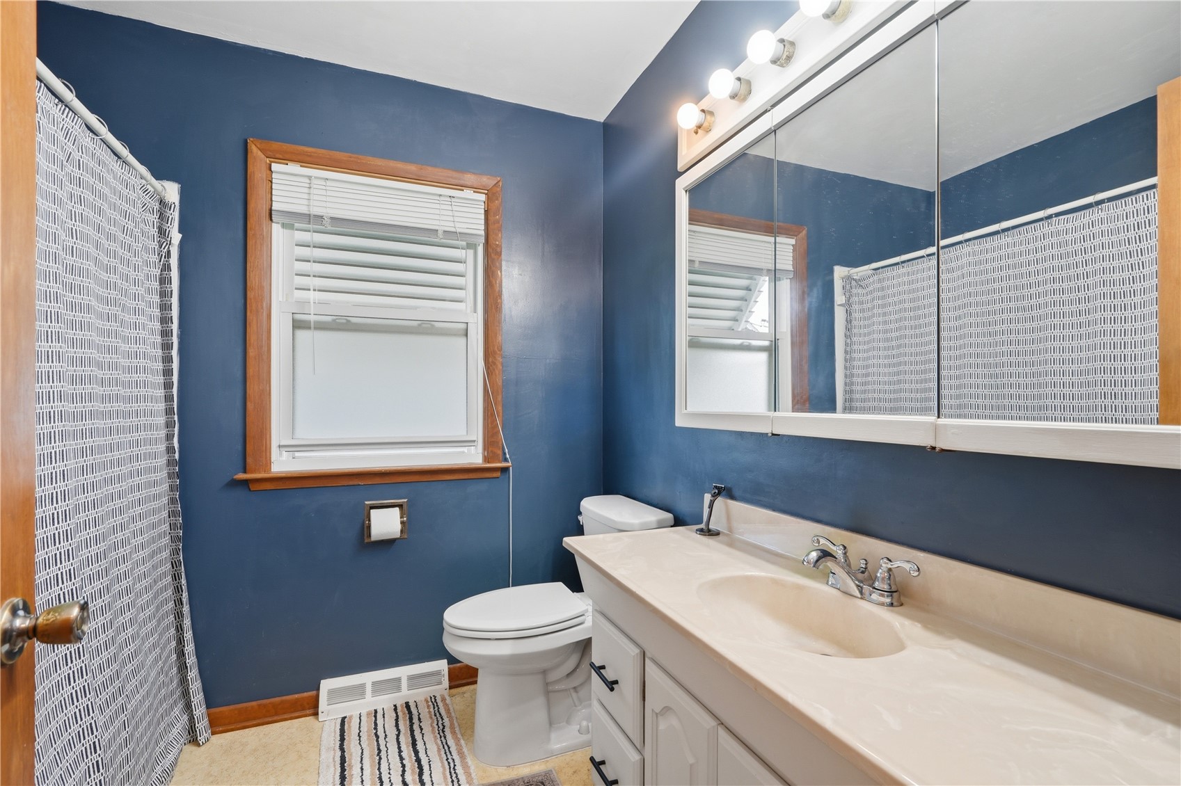 23 24th Avenue SW Cedar Rapids IA 52404