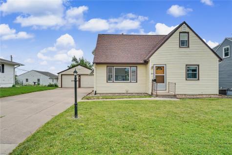 23 24th Avenue SW Cedar Rapids IA 52404