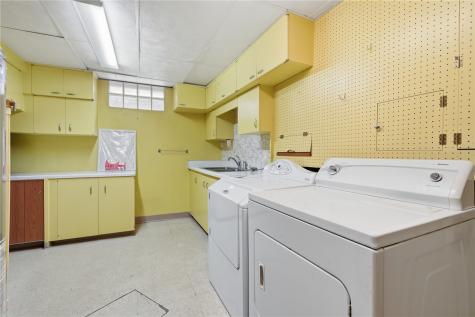 23 24th Avenue SW Cedar Rapids IA 52404