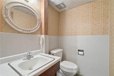 23 24th Avenue SW Cedar Rapids IA 52404
