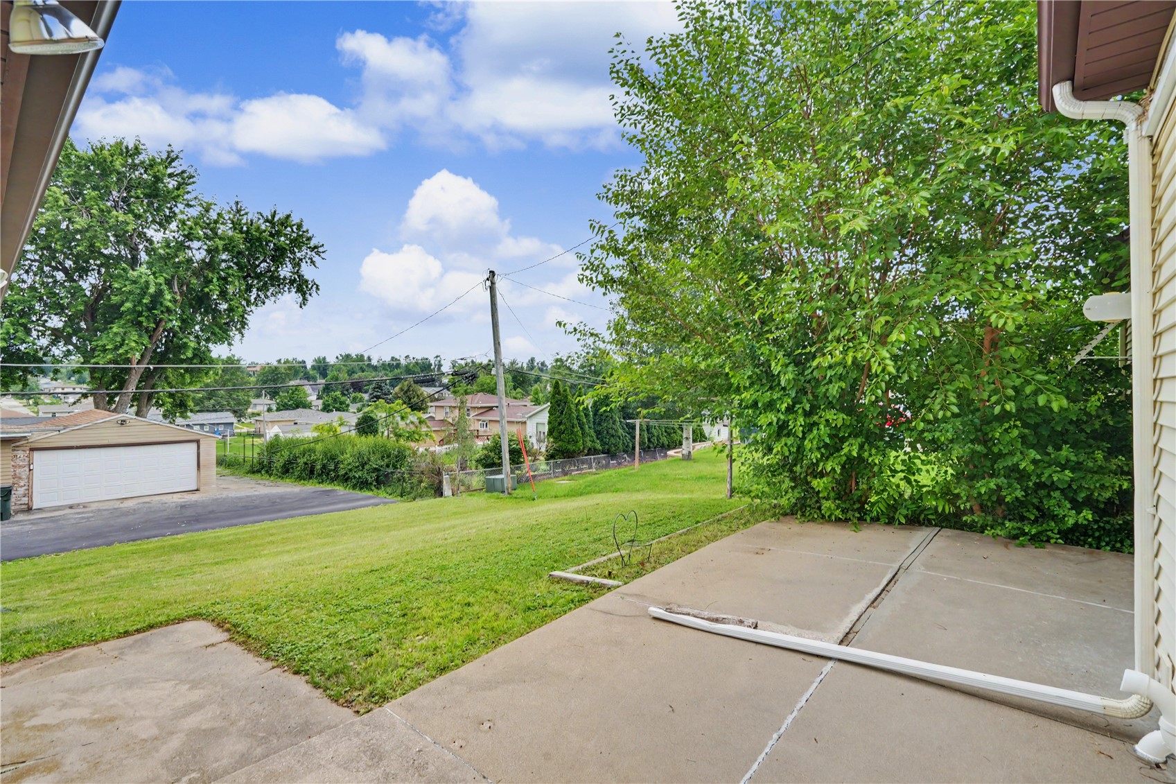23 24th Avenue SW Cedar Rapids IA 52404