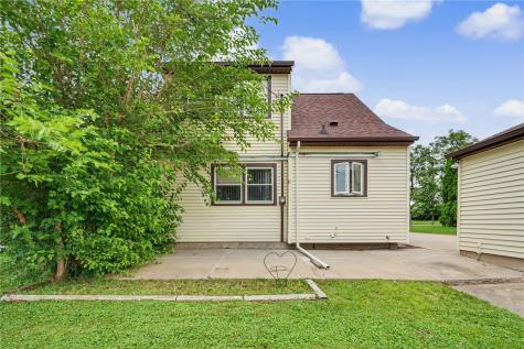 23 24th Avenue SW Cedar Rapids IA 52404