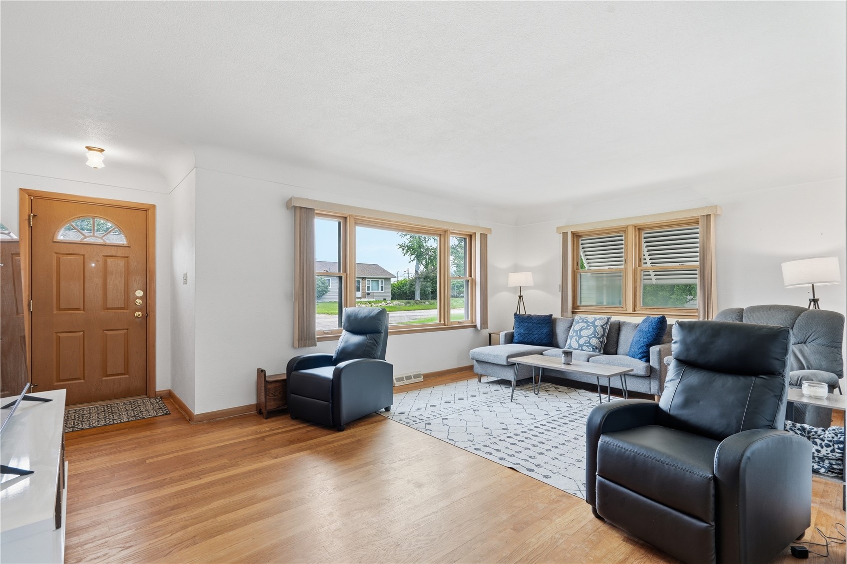 23 24th Avenue SW Cedar Rapids IA 52404