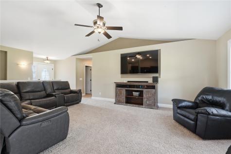 3404 Royal Drive SW Cedar Rapids IA 52404