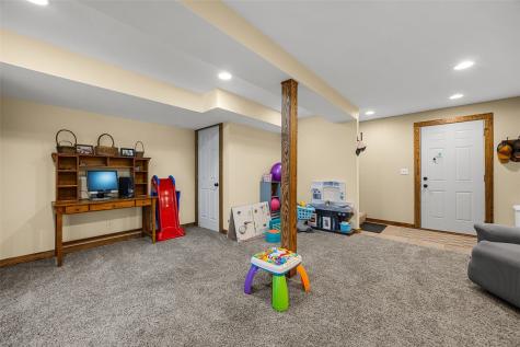2459 125th Drive Marengo IA 52301