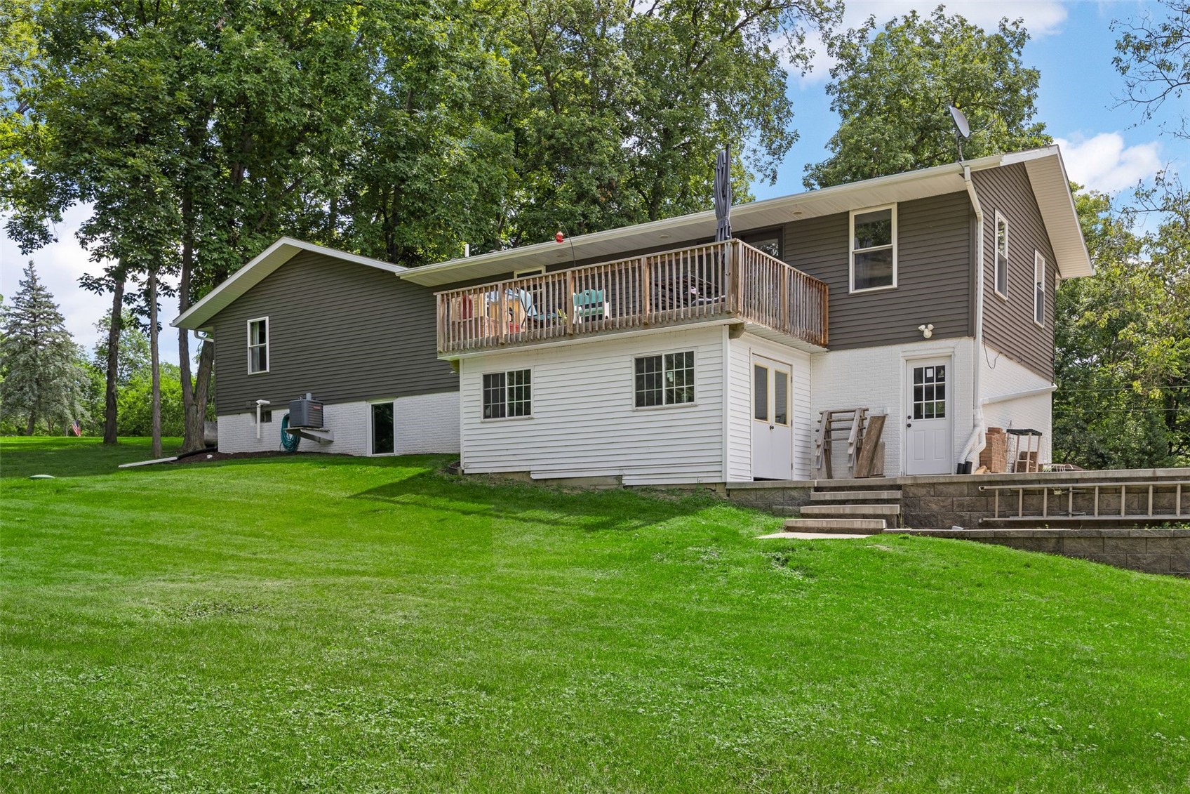 2459 125th Drive Marengo IA 52301