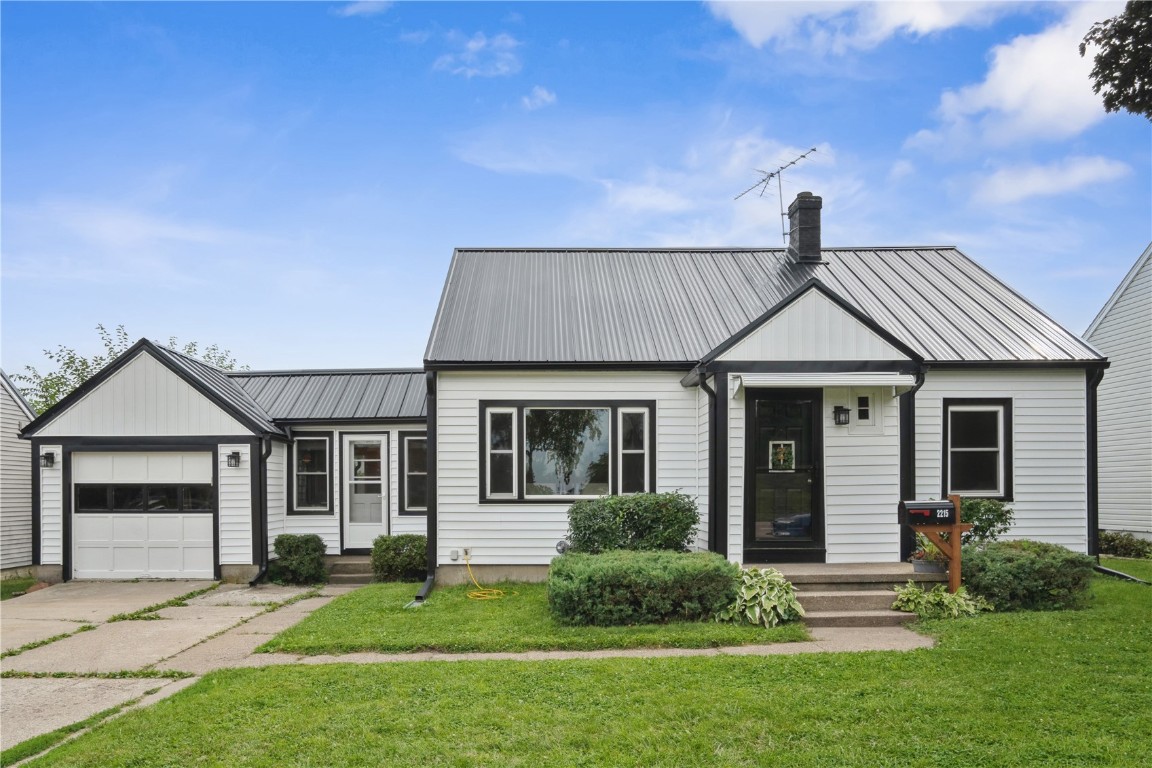 2215 1st Avenue SW Cedar Rapids IA 52405