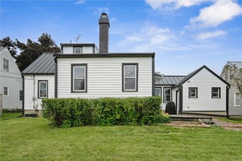 2215 1st Avenue SW Cedar Rapids IA 52405