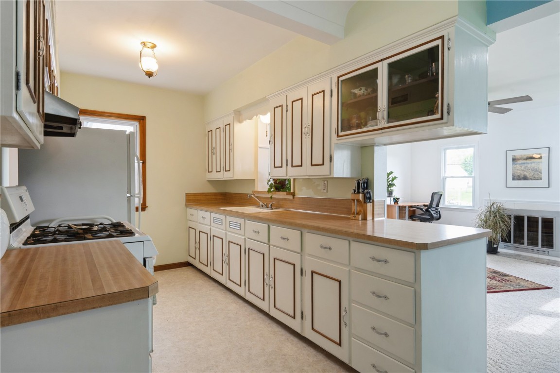 2215 1st Avenue SW Cedar Rapids IA 52405