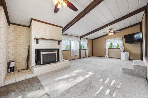 1690 140th Street NW Swisher IA 52338