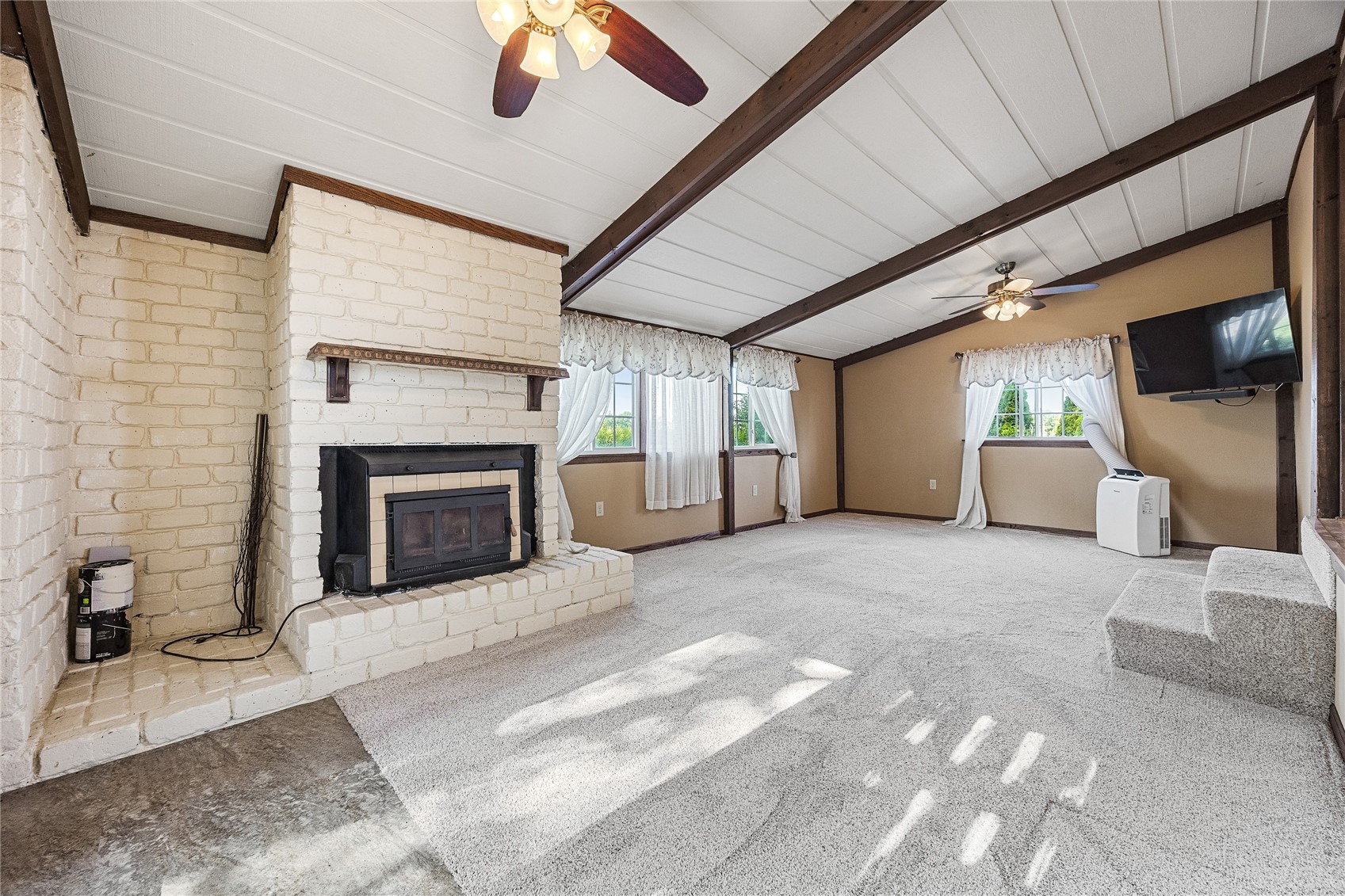 1690 140th Street NW Swisher IA 52338