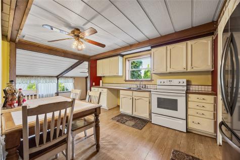 1690 140th Street NW Swisher IA 52338