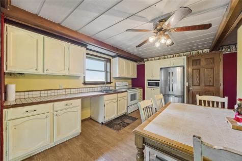 1690 140th Street NW Swisher IA 52338