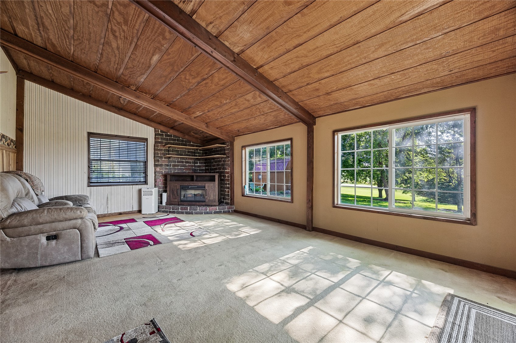 1690 140th Street NW Swisher IA 52338