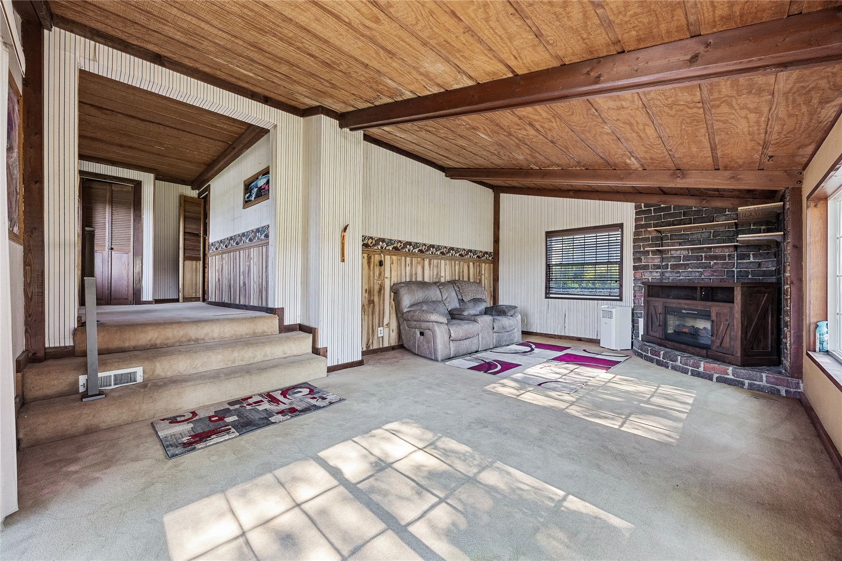 1690 140th Street NW Swisher IA 52338