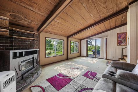 1690 140th Street NW Swisher IA 52338