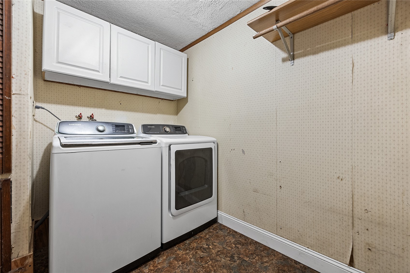1690 140th Street NW Swisher IA 52338