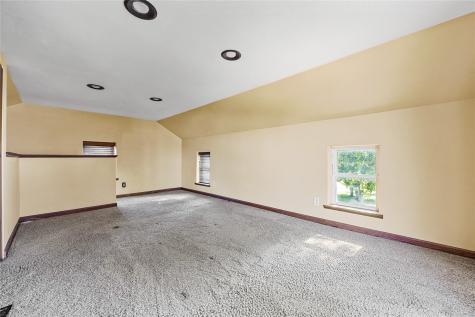 1690 140th Street NW Swisher IA 52338