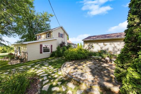 1690 140th Street NW Swisher IA 52338