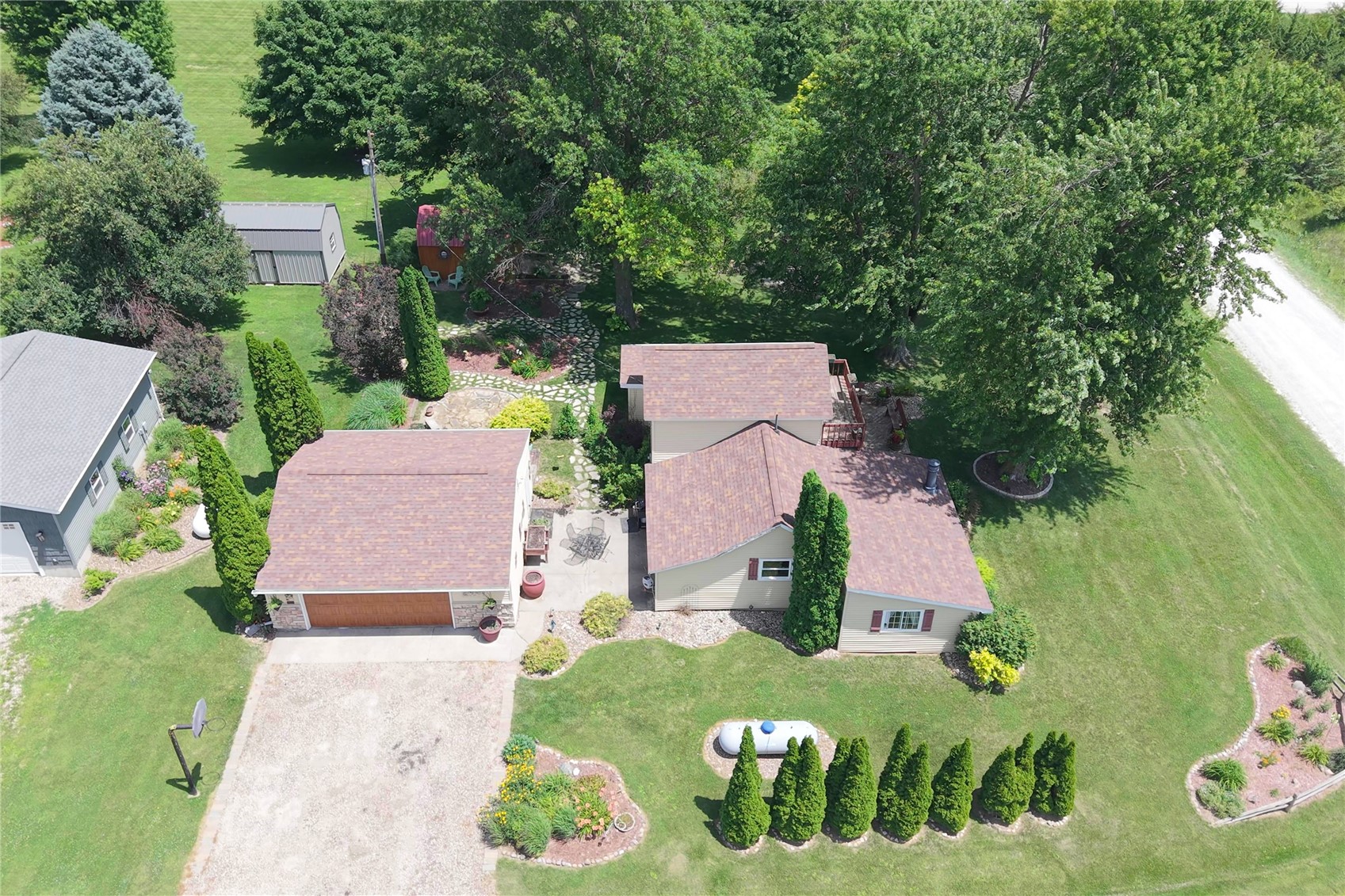 1690 140th Street NW Swisher IA 52338