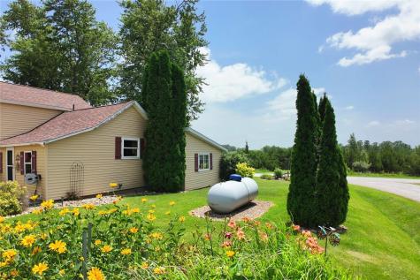 1690 140th Street NW Swisher IA 52338