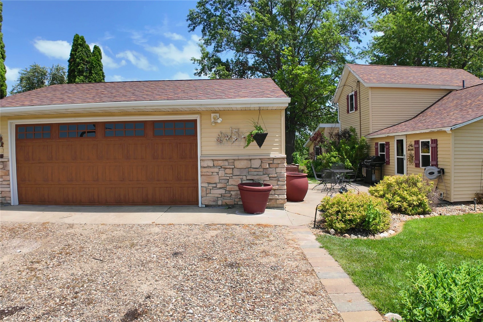 1690 140th Street NW Swisher IA 52338