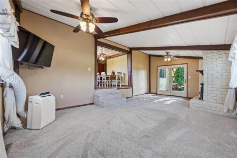 1690 140th Street NW Swisher IA 52338
