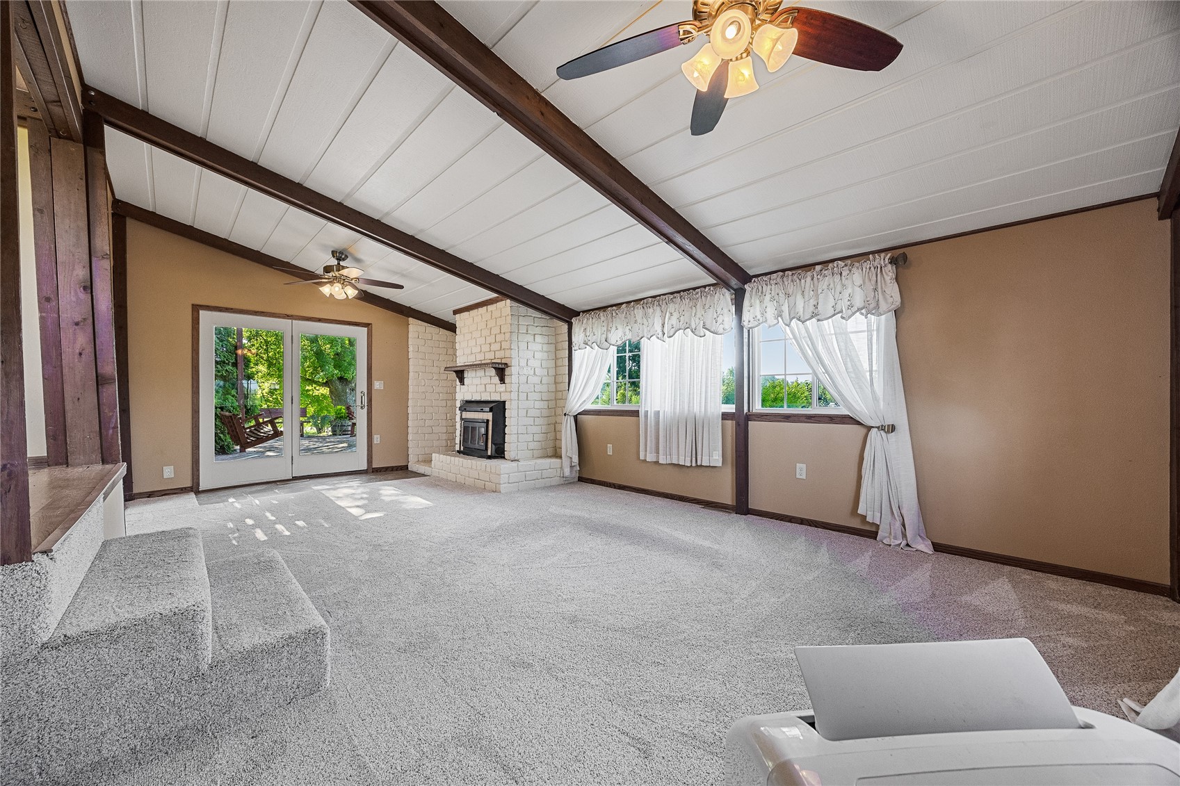 1690 140th Street NW Swisher IA 52338