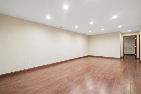 5601 Ruhd Street SW Cedar Rapids IA 52404