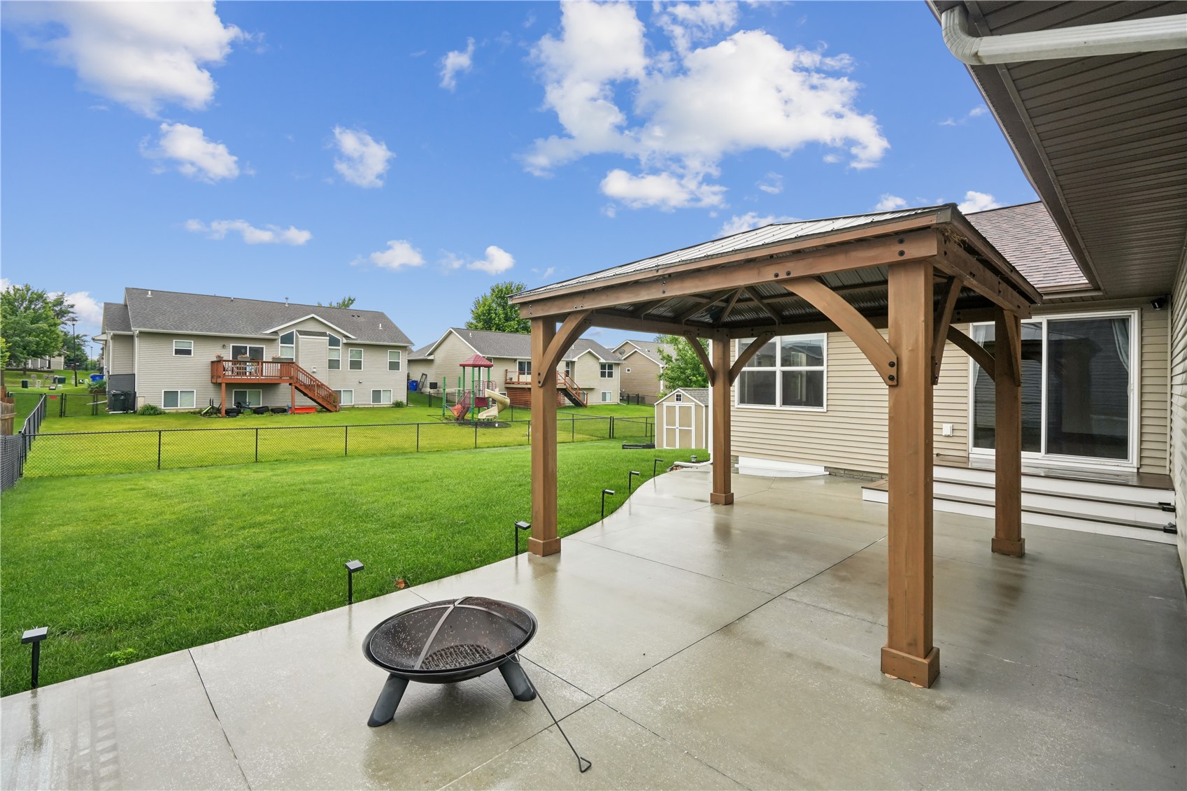 5601 Ruhd Street SW Cedar Rapids IA 52404