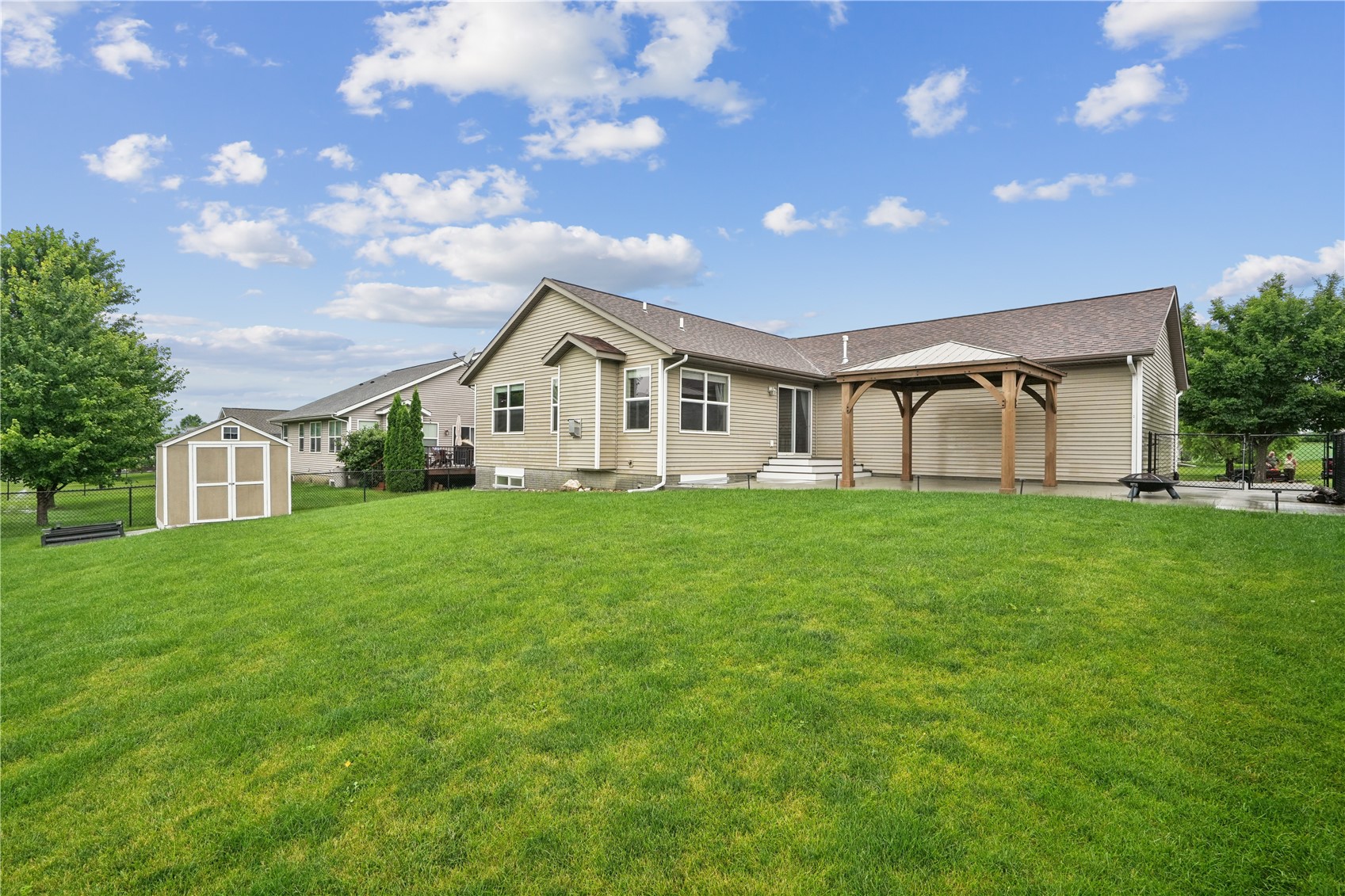 5601 Ruhd Street SW Cedar Rapids IA 52404