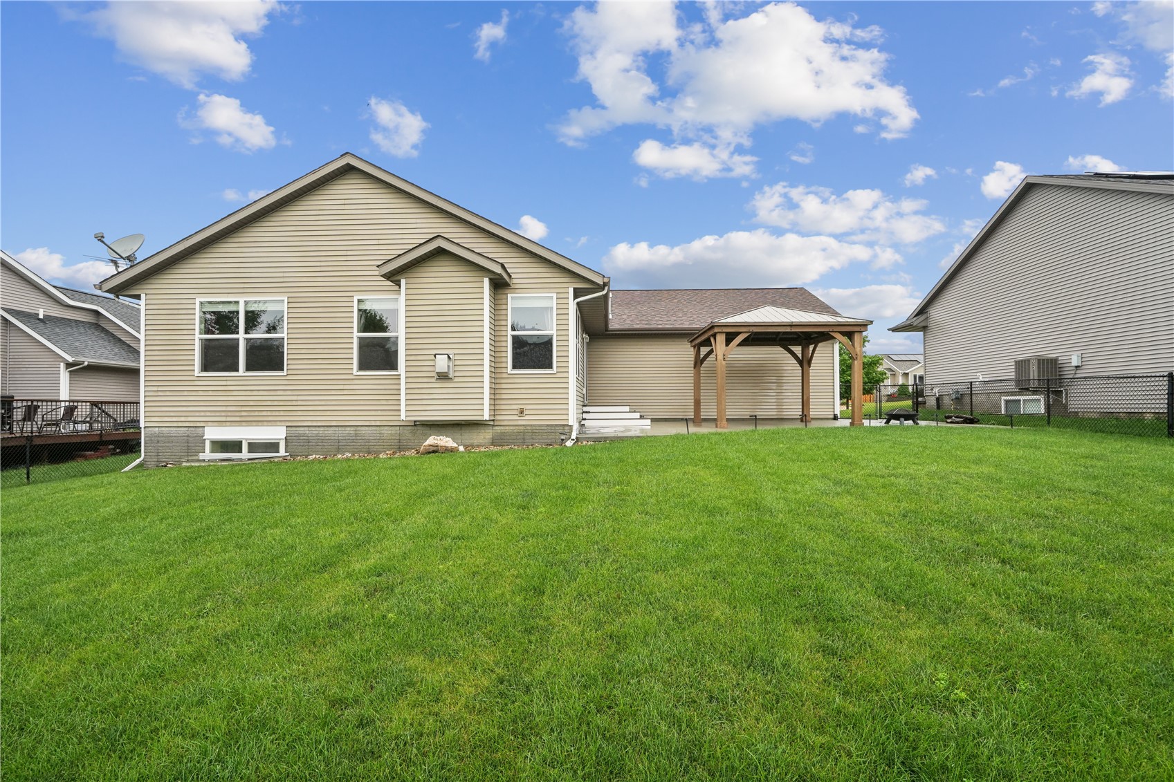 5601 Ruhd Street SW Cedar Rapids IA 52404