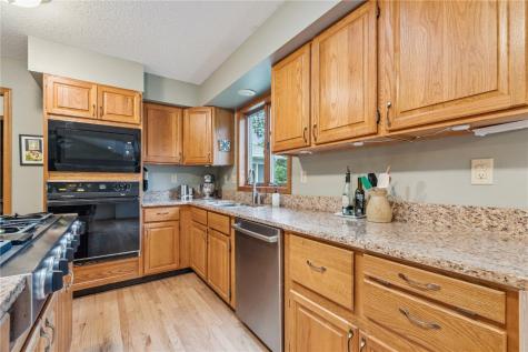 310 Mc Kinsie Court NE Cedar Rapids IA 52402