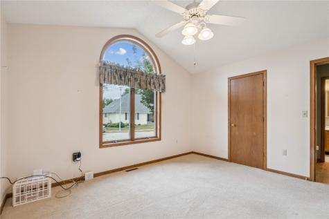 310 Mc Kinsie Court NE Cedar Rapids IA 52402