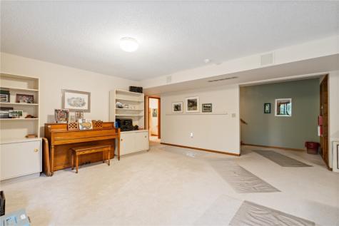 310 Mc Kinsie Court NE Cedar Rapids IA 52402