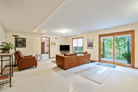 310 Mc Kinsie Court NE Cedar Rapids IA 52402
