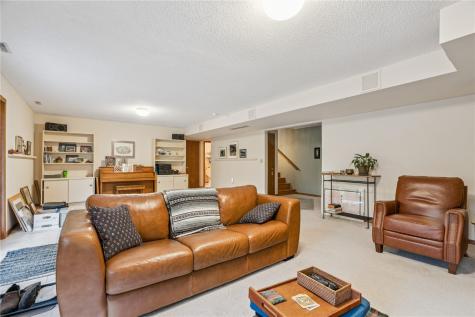 310 Mc Kinsie Court NE Cedar Rapids IA 52402