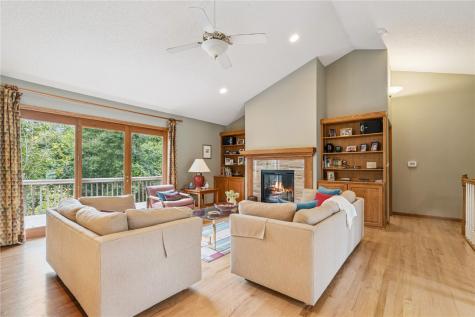 310 Mc Kinsie Court NE Cedar Rapids IA 52402